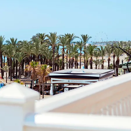 Mara's Seaviews -beachfront - Duplex Penthouse *