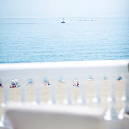 Lägenhet Mara's Seaviews -beachfront - Duplex Penthouse *