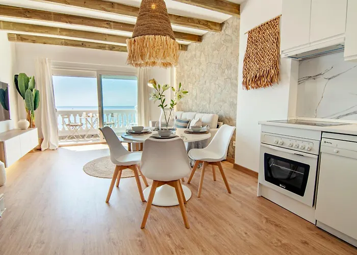 Mara's Seaviews -beachfront - Duplex Penthouse Lägenhet Torremolinos