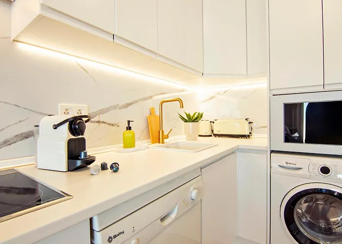 Mara's Seaviews -beachfront - Duplex Penthouse Torremolinos