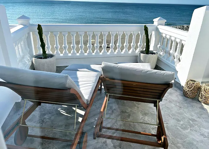 Mara's Seaviews -beachfront - Duplex Penthouse Апартаменты Торремолинос