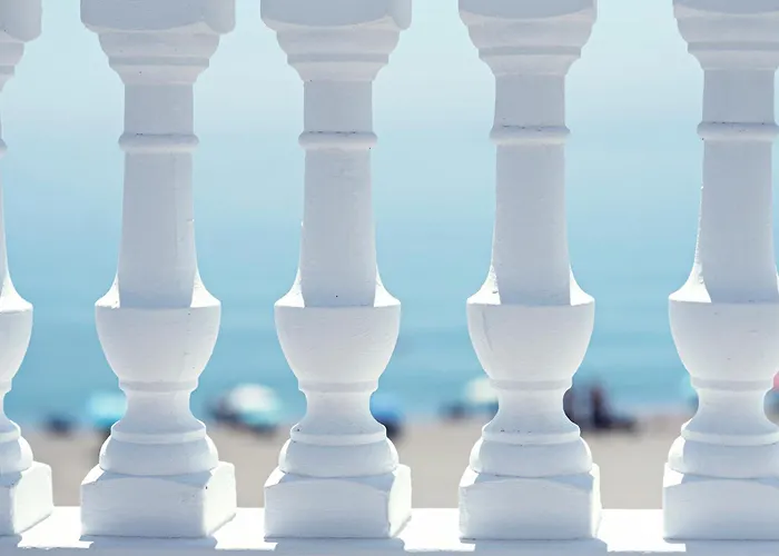 Mara's Seaviews -beachfront - Duplex Penthouse Апартаменты