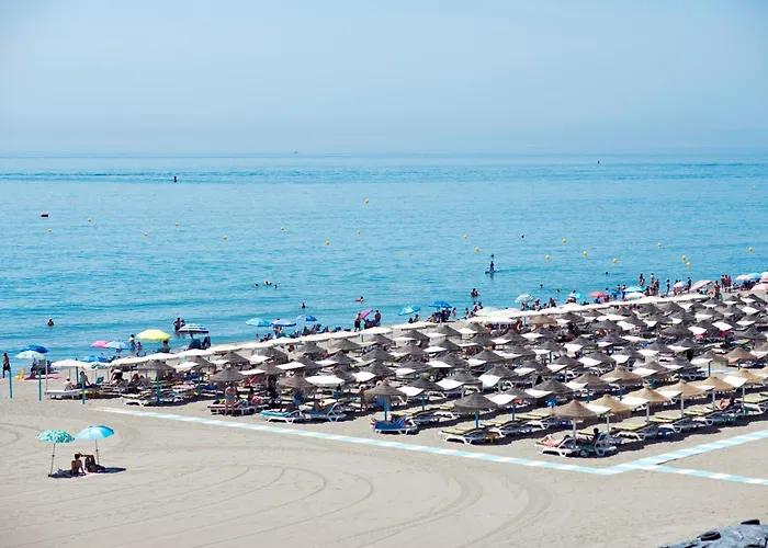 Mara's Seaviews -beachfront - Duplex Penthouse Апартаменты *