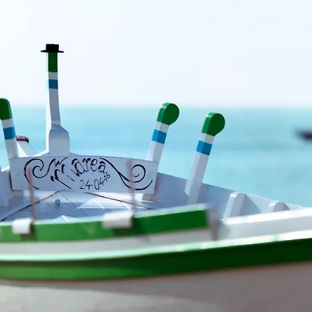 Mara's Seaviews -beachfront - Duplex Penthouse *