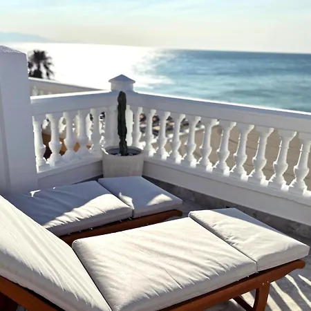 아파트 Mara's Seaviews -beachfront - Duplex Penthouse 토레몰리노스