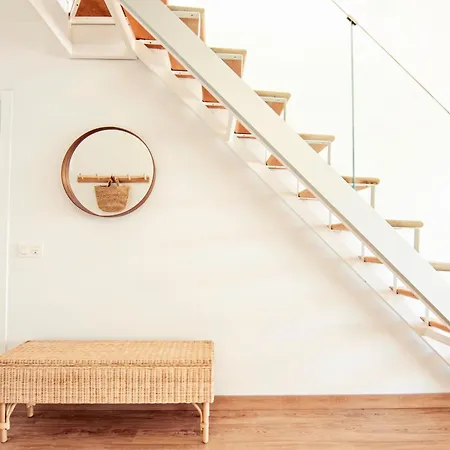 Mara's Seaviews -beachfront - Duplex Penthouse